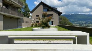 Concours_architecte-paysagiste_logments_Jongny_Chardonne_Rivieira_Vaudoise_Alpes_lac Léman_best_view_construction_parc_urbain_Aire_de_jeux_3_prix_arbres_piscine_parking_grilles_gazon_bâtiment_lands&urban_architecture_meilleur_architecte_Architecture_durable_écologie_développement_durable_Commune